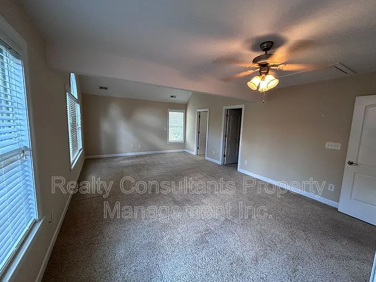 4540 Pebble Lake Dr — Photo 52