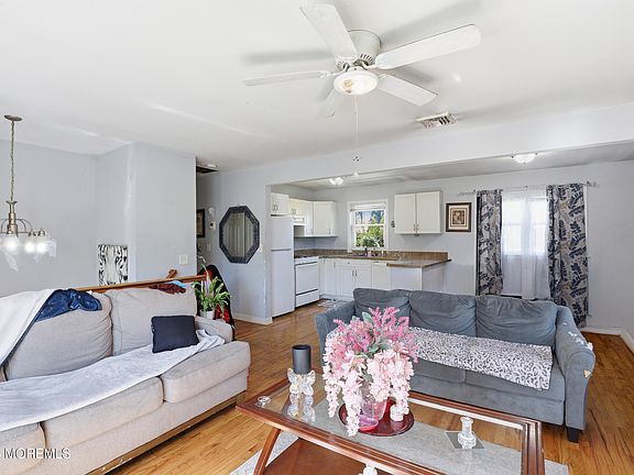 5th image of 506 Foster Road