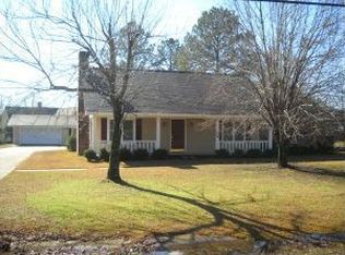3220 Yorkville Rd E, Columbus, MS 39702