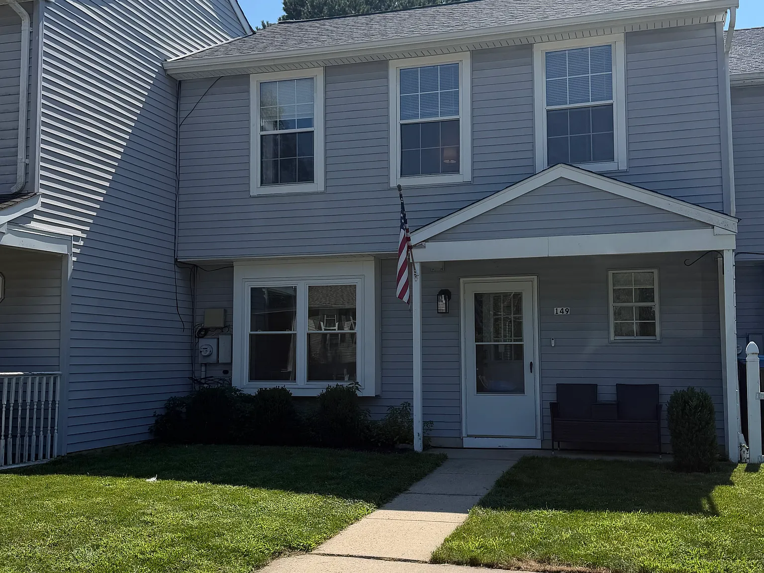 3 bed, 1.5 bath, 1200 sqft, $2,395 — Photo 1
