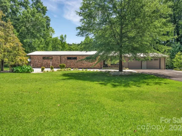 325 S Lineberry St, Troy, NC 27371