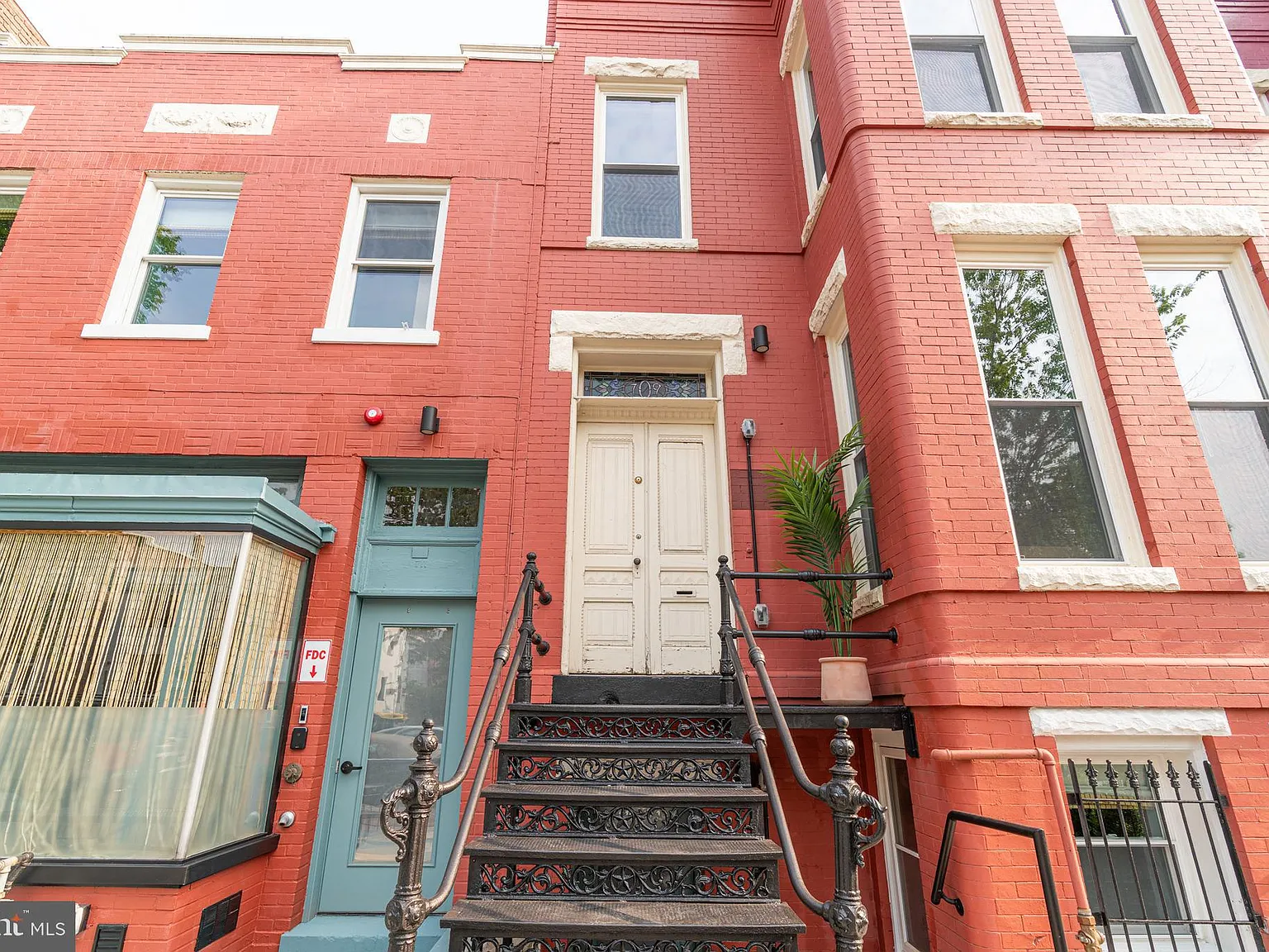 1 bed, 6469 sqft, $1,275 — Photo 2