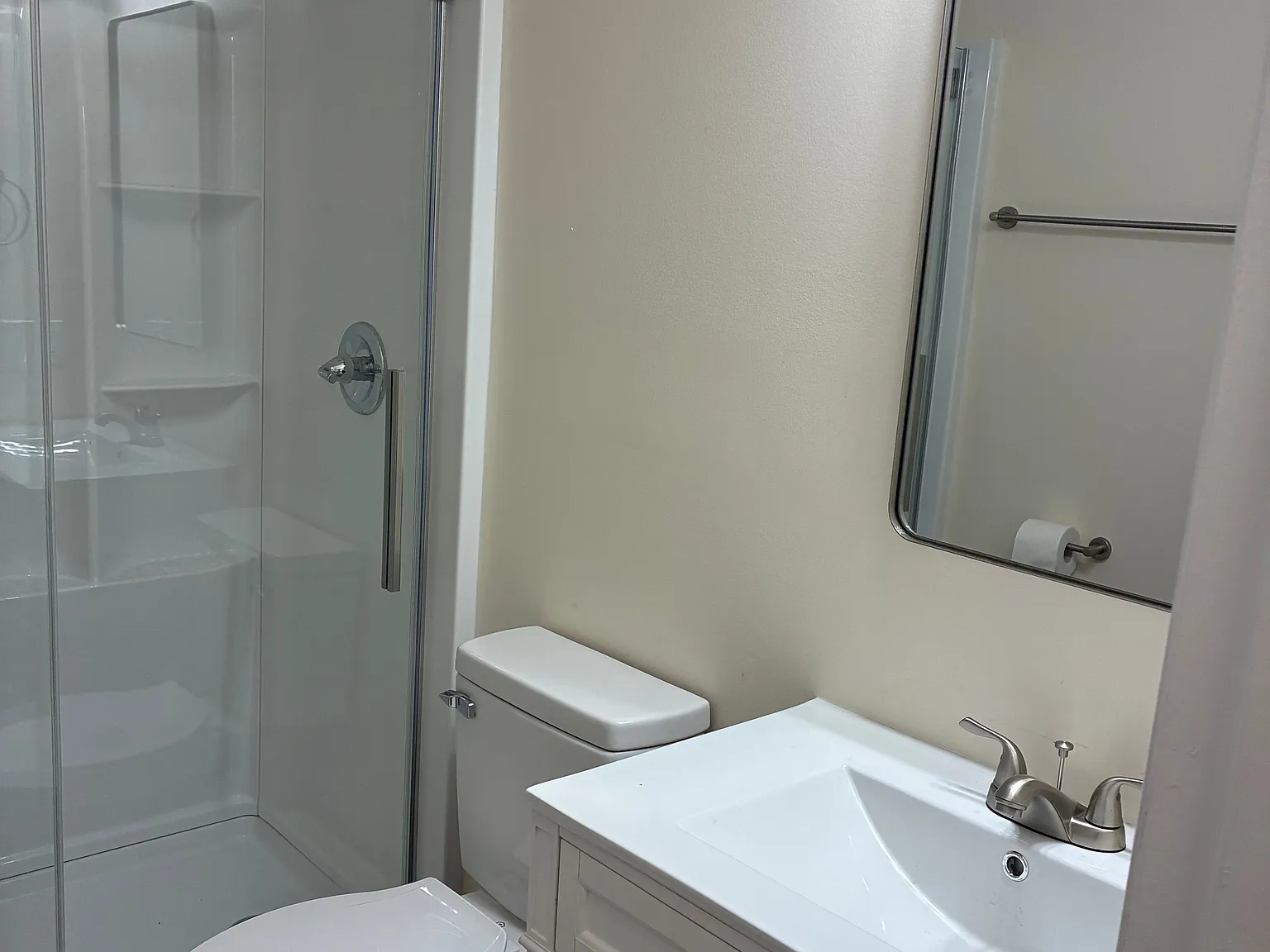 1 bed, 1.0 bath, $895 — Photo 4