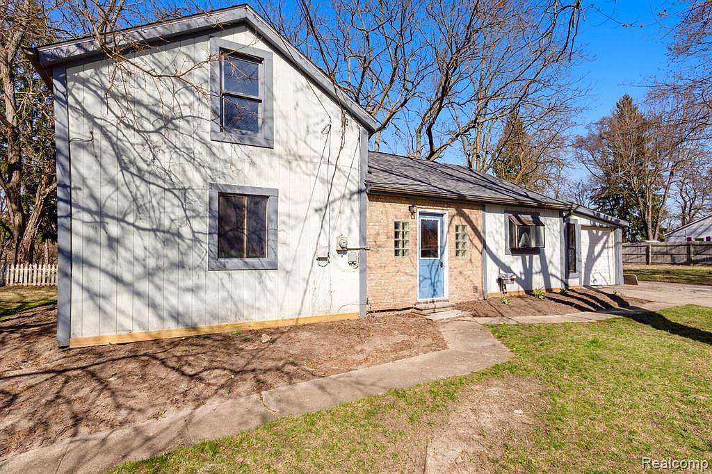 318 School St, Almont, MI 48003 Zillow