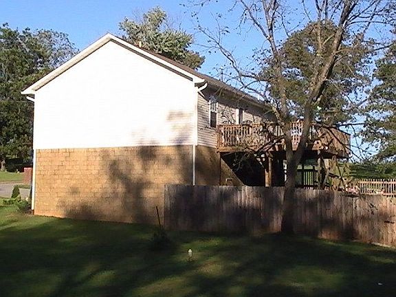4th image of 611 Hollow Dr