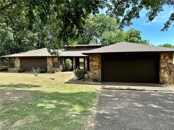 3205 S 51st St, Fort Smith, AR 72903