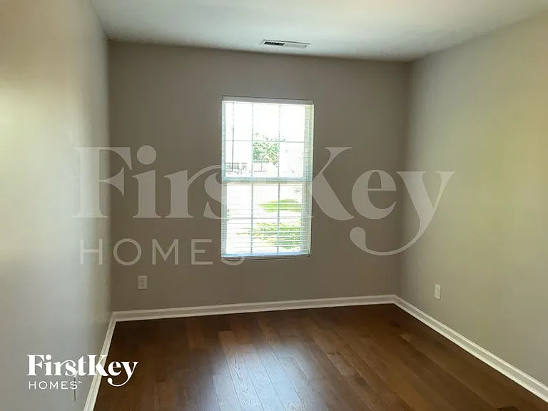 10118 Green Grass Rd — Photo 8