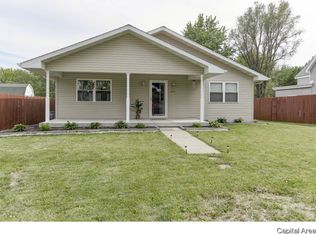 309 E Douglas St, Edinburg, IL 62531