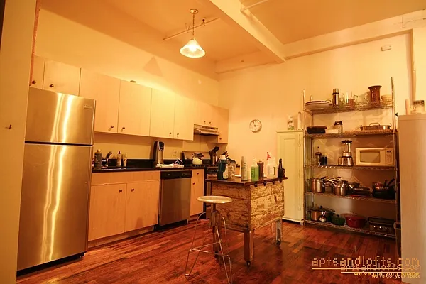 Rented by aptsandlofts.com | media 96