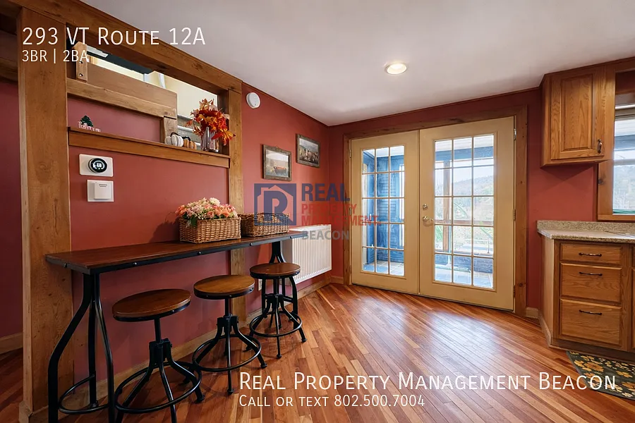 Randoph VT - 3 Bed, 2 Bath furnished house for rent - $2500 plus utilities — Photo 3