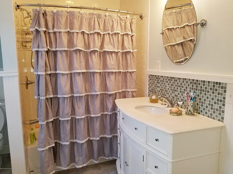 12 Surf Ave — Photo 17