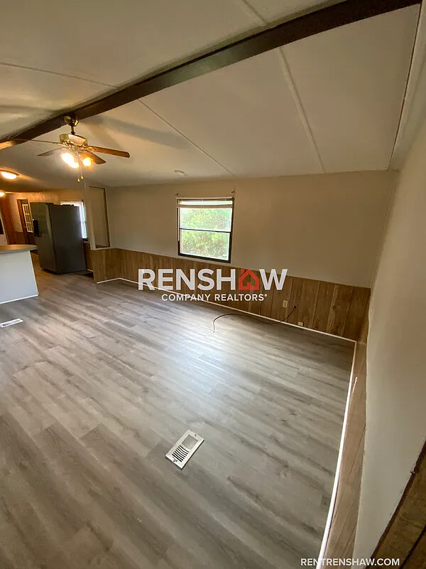 3 bed, 2.0 bath, 1369 sqft, $800 — Photo 2