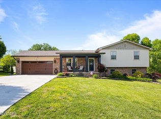 304 Dogwood Ln, La Follette, TN 37757