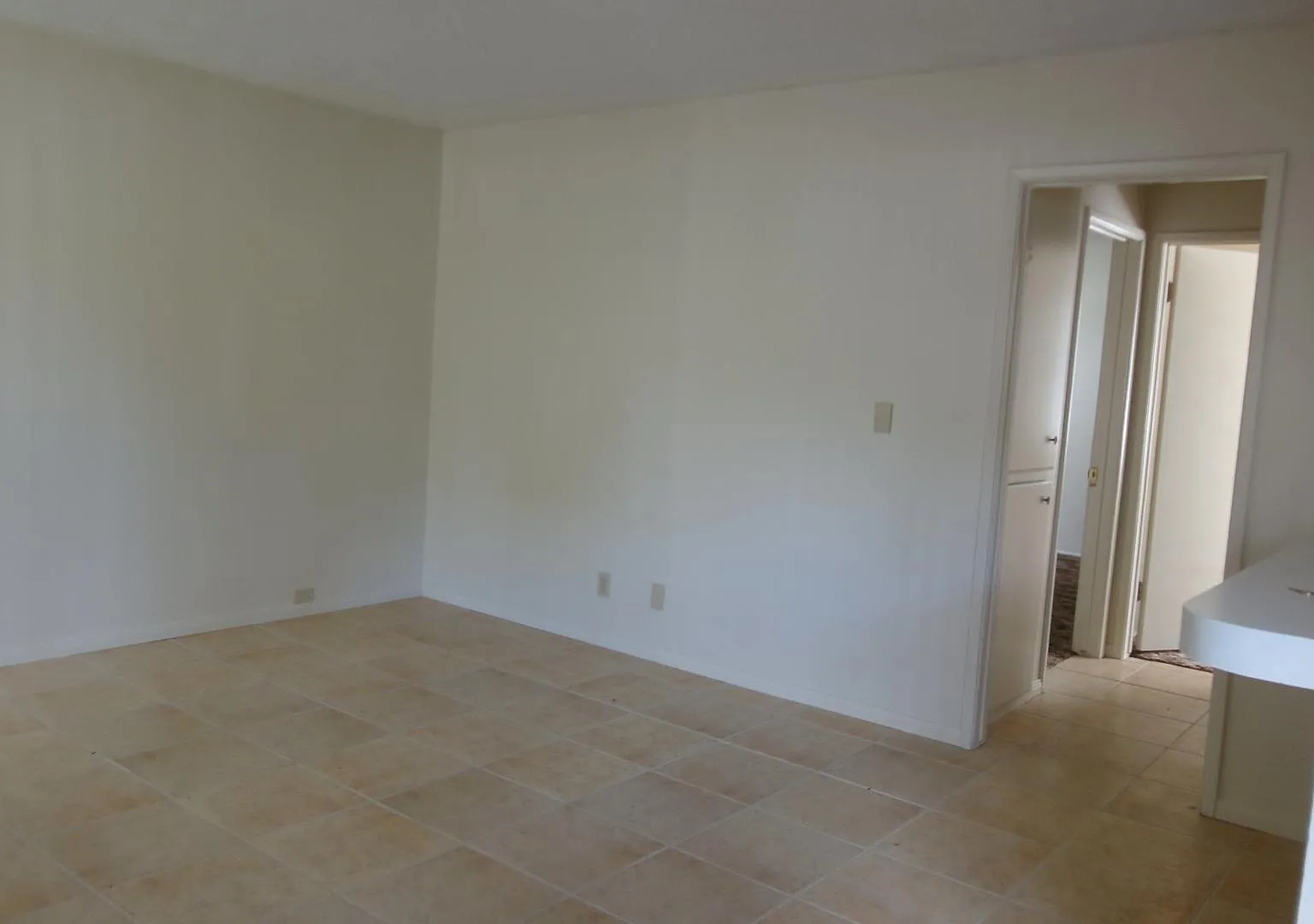 2 bed, 750 sqft, $2,100 — Photo 3