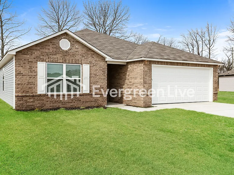 127 Jasmine Ct — Photo 1
