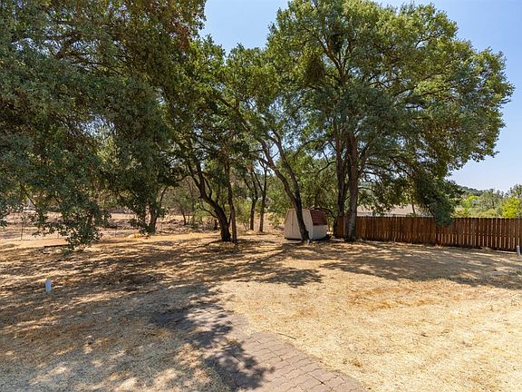 2nd image of 2512 Holmquist Ln