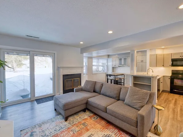 26 Drake Cir Unit 26, Walpole, MA 02081