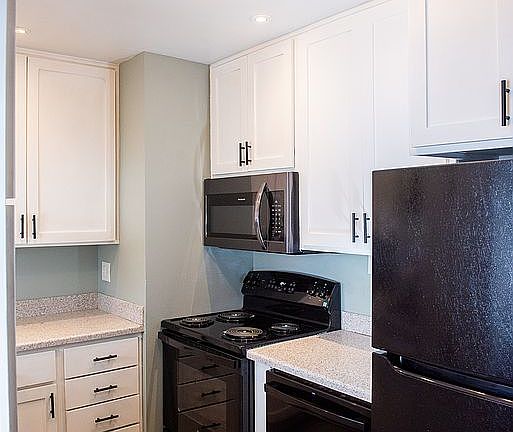 5th image of 117 Mullen St