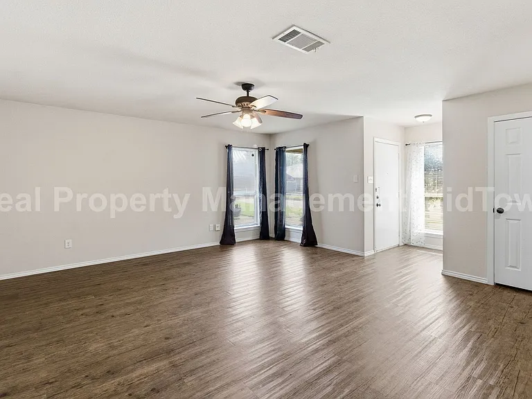 2307 Monte Carlo Dr — Photo 6