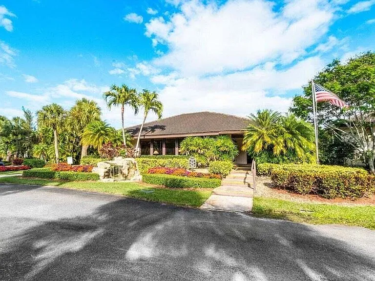 9240 Sabal Ridge Cir #B — Photo 20