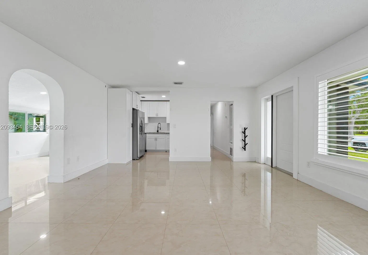 Enjoy your own private tropical retreat in this beautifully upgraded 4-bedroom, 2-bath pool home — Photo 4