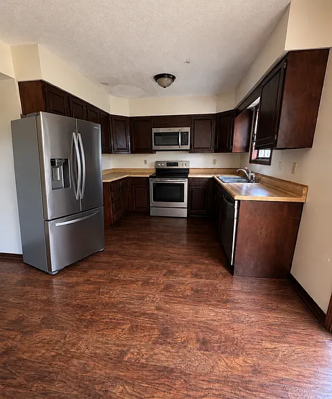 1252 Pleasant Valley Rd #8 — Photo 4