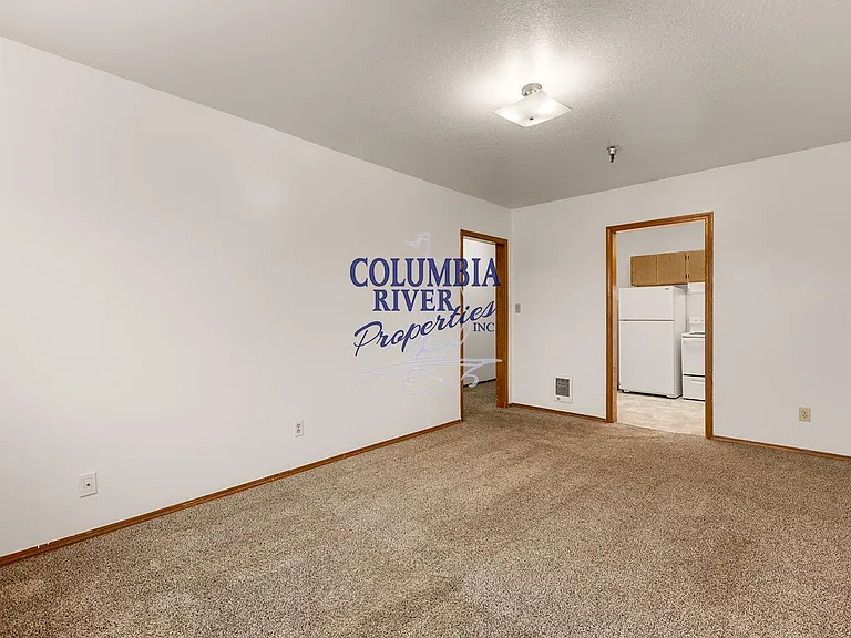 1236 Commerce Ave #B — Photo 12
