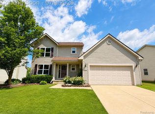 3133 Stillriver Dr, Howell, MI 48843