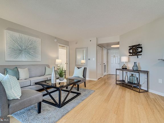 3rd image of 2151 Jamieson Ave Unit 2-1203