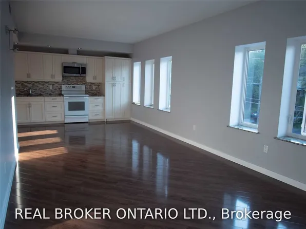 20 Emily St #2, Parry Sound, ON P2A 2P3