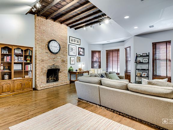 2nd image of 3825 N Wilton Ave #3