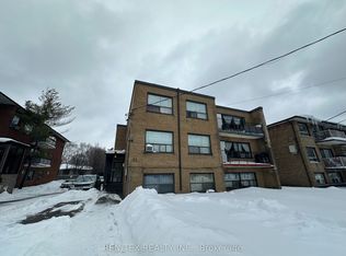 32 Hotspur Rd #9, Toronto, ON M6A 1X6