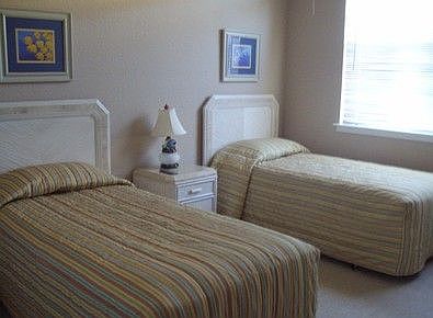 TR3C107-10twinbedroom1