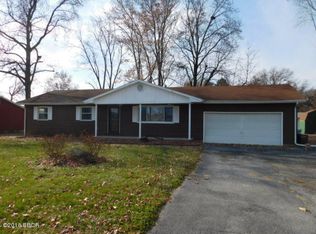 1721 N Broadway Ave, Salem, IL 62881