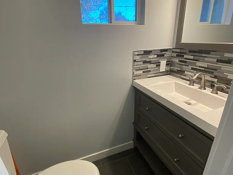 105 N Green Dr — Photo 5