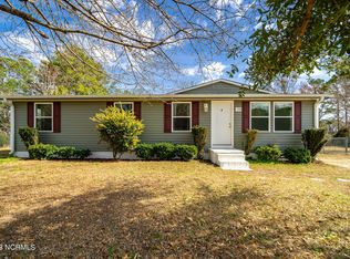 128 Oak Grove Rd, Newport, NC 28570