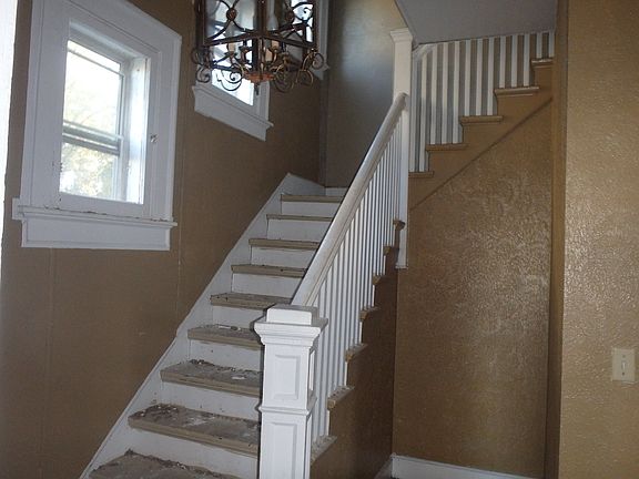 3rd image of 1414 SE 1st St
