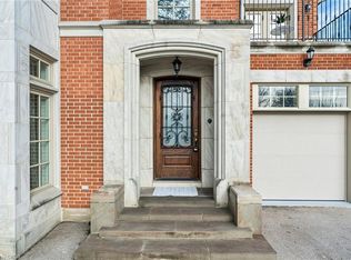 7 Rollins Pl, Toronto, ON M9B 3Y4