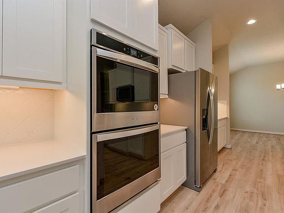 3rd image of 28643 Hannahs Harbor Ln