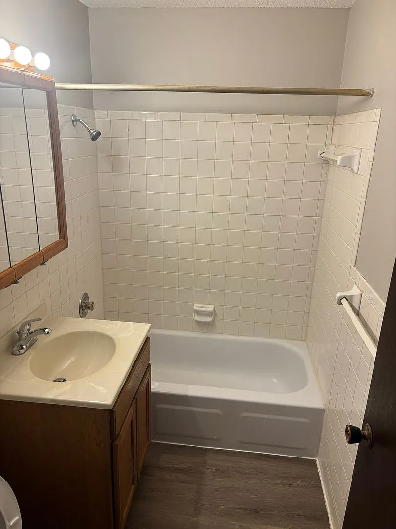 2525 Harriet Ave Building — Photo 4