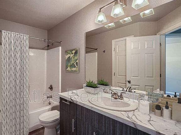 2nd image of 4043-4085 & 4122 4174 Meadowview Ct #4043