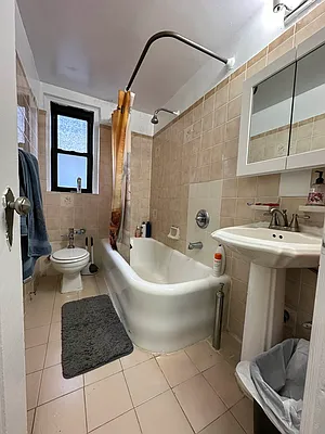 Rented by Green Home NY Realty LLC | media 13