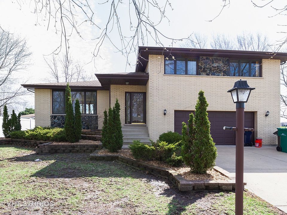 1st image of 13869 Redwood Dr