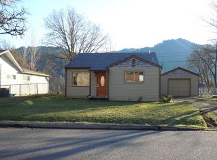47530 Union St, Oakridge, OR 97463
