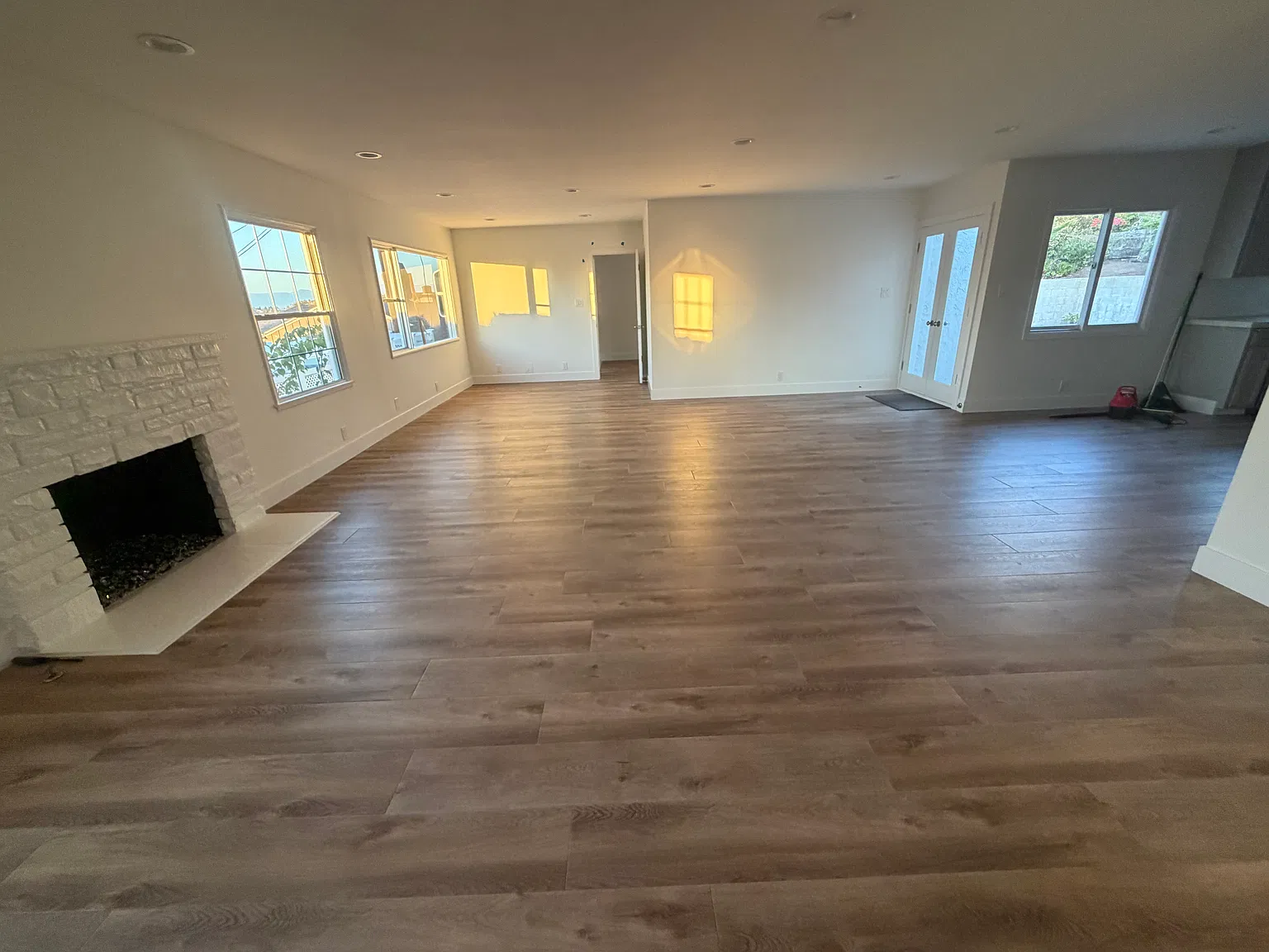 4 bed, 2250 sqft, $9,200 — Photo 4