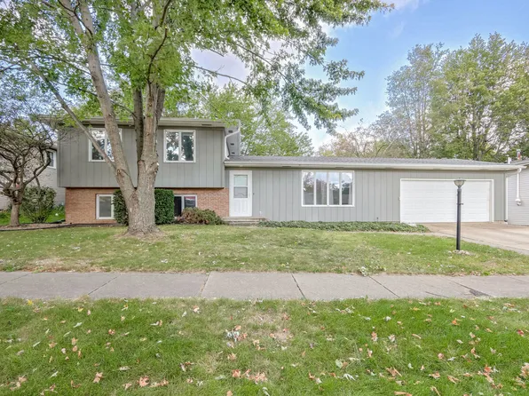 716 Ashton Ln S, Champaign, IL 61820