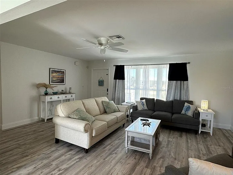 45 Oakland Hills Ct — Photo 13