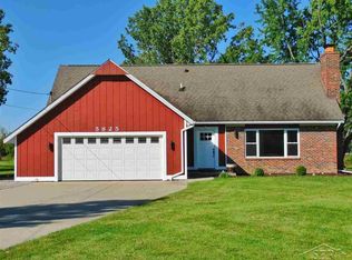 5825 Mackinaw Rd, Saginaw, MI 48604