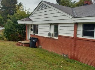 2721 Columbus Cir, Charlotte, NC 28208