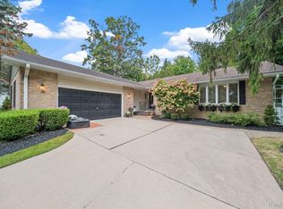 2823 W Village Ln, Port Huron, MI